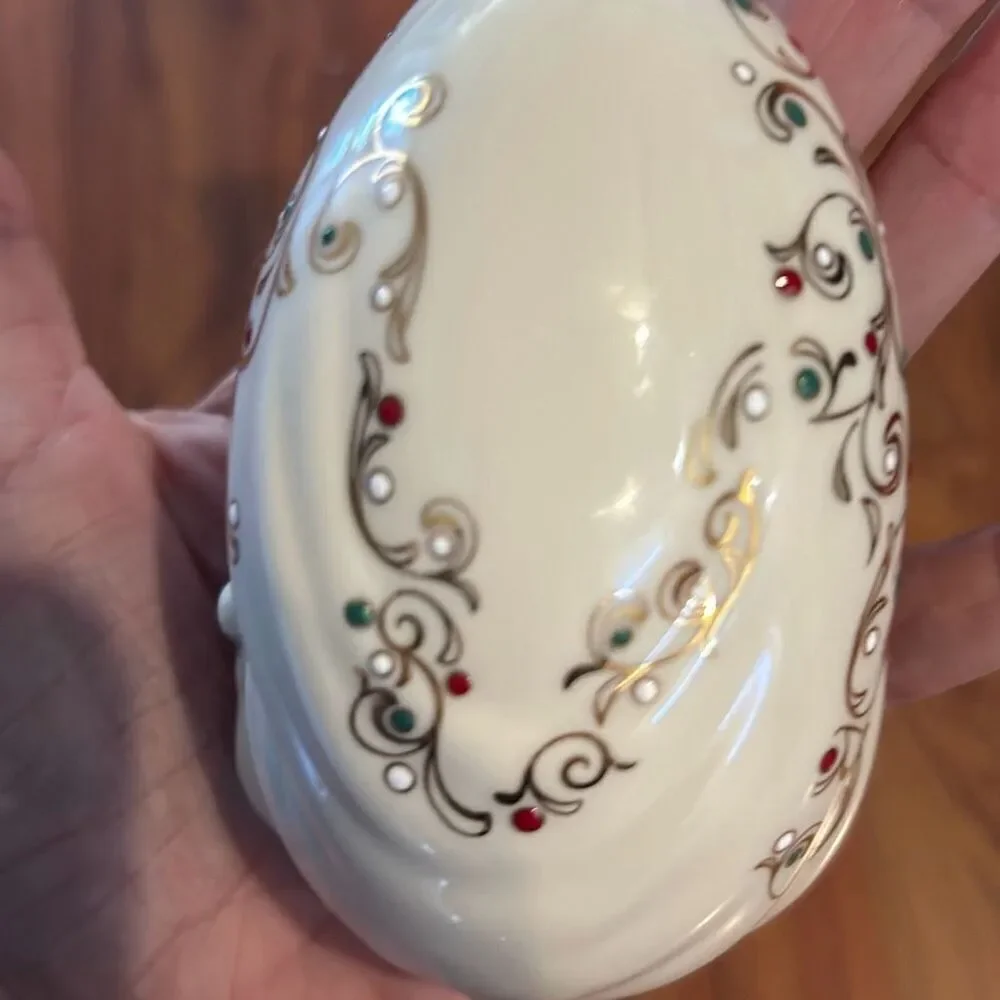 Lenox Vintage mother Mary and child Madonna and child Christmas ornament with go